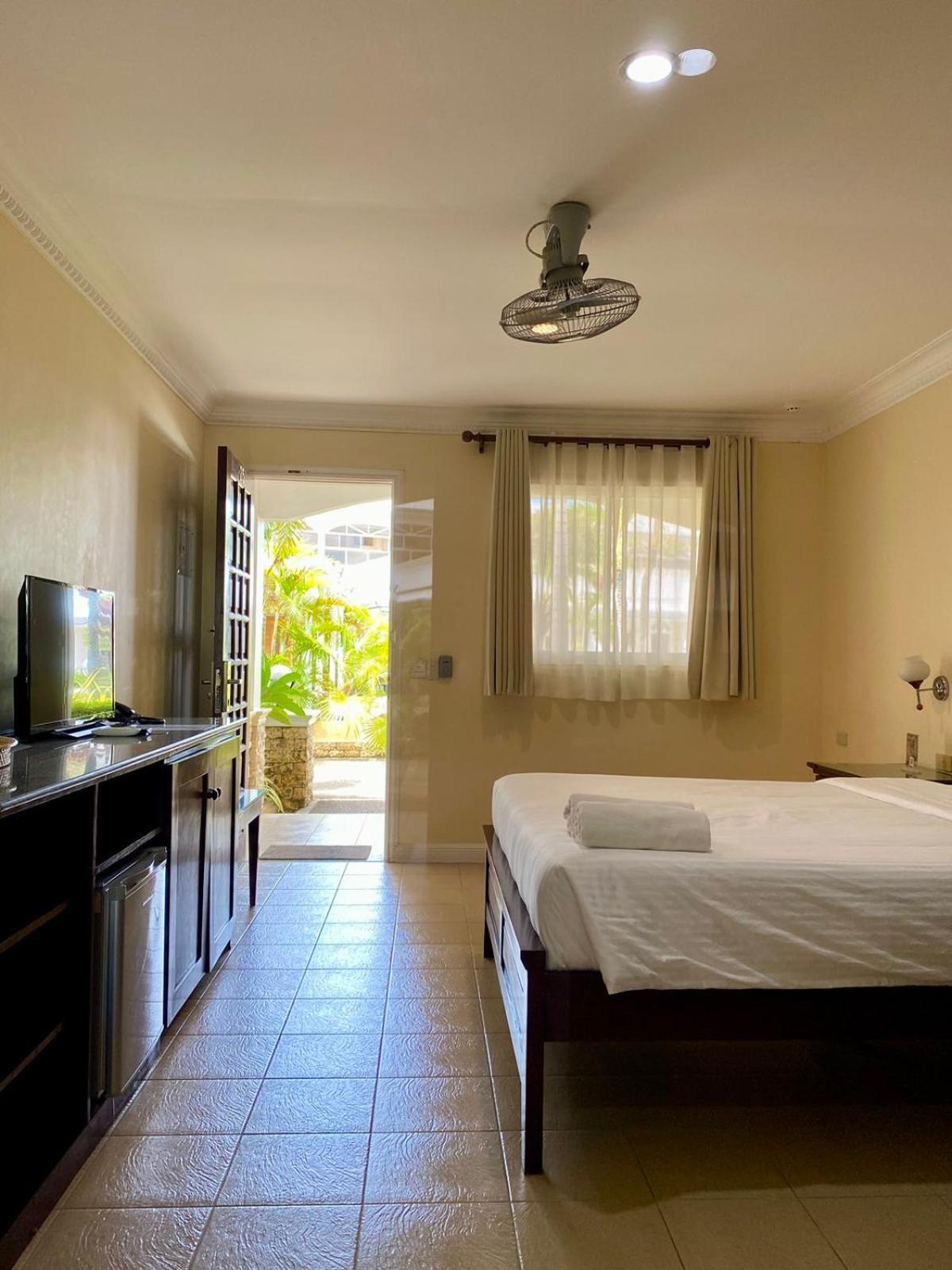 Panglao Regents Park Resort Екстериор снимка