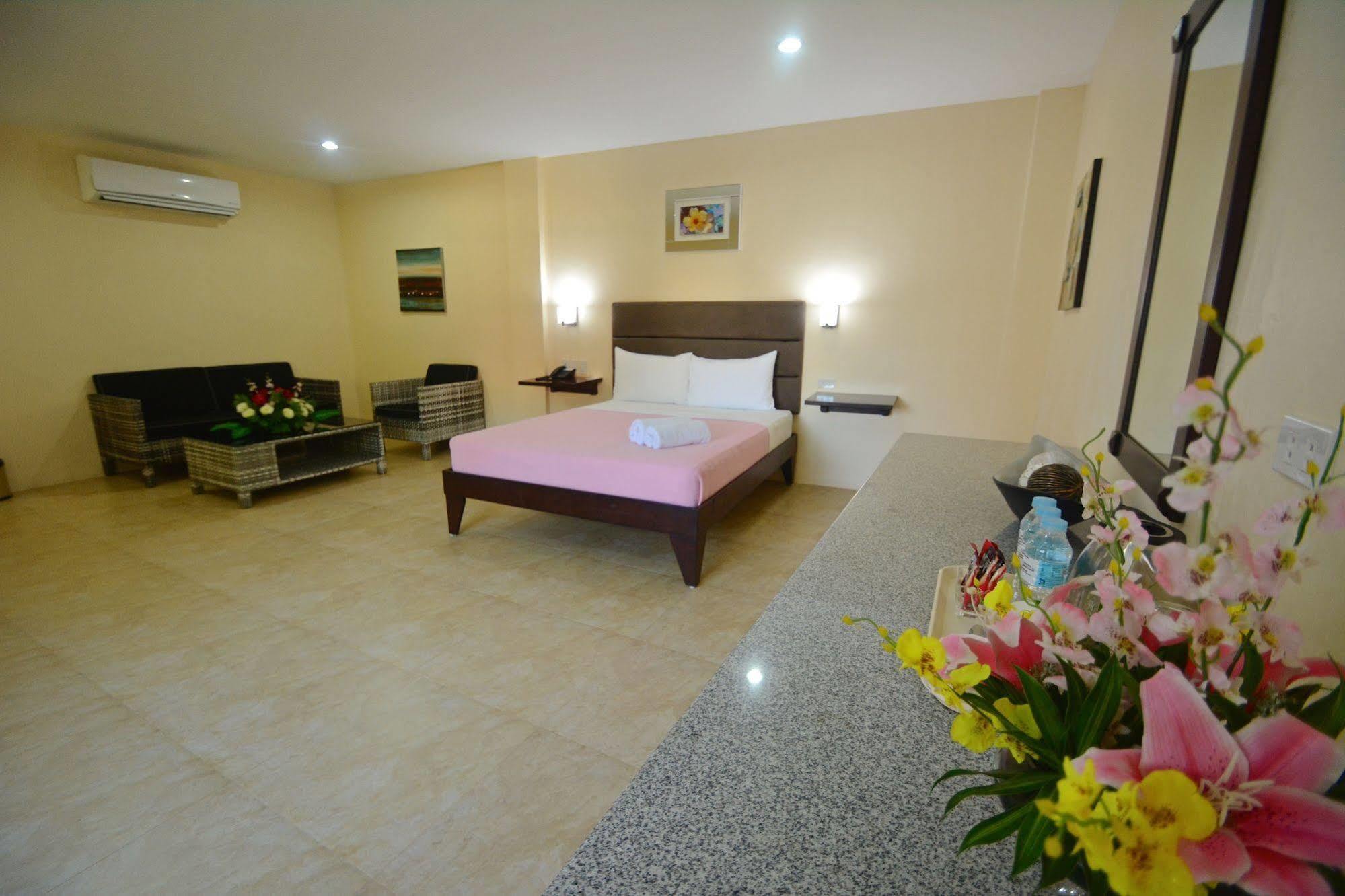 Panglao Regents Park Resort Екстериор снимка